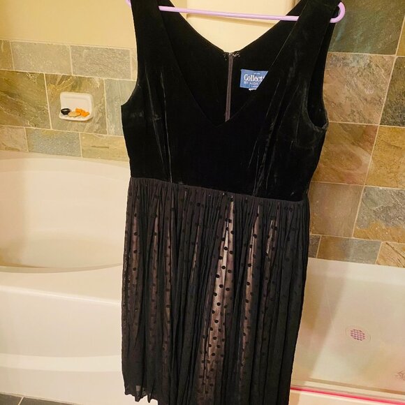 Collectif Vintage Lotte Black Polka Dot Swing Dress— UK 18 (2X/1X)—includes belt - Picture 4 of 9